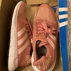 Adidas Swift Run